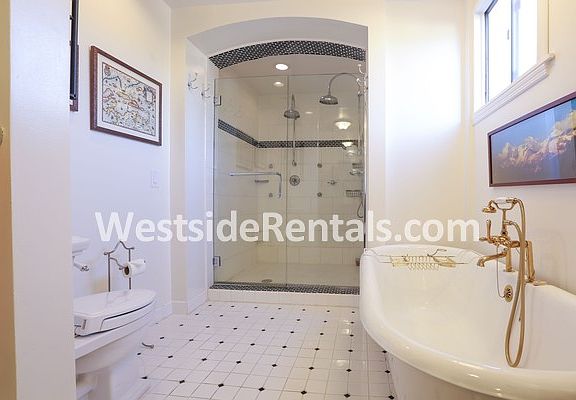 5th image of 1820 Canyon Dr APT 302