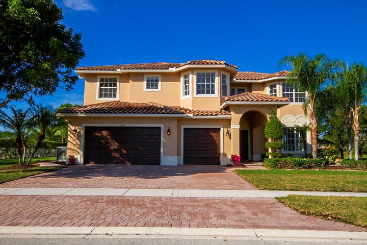 1st image of 3784 Isles Vista Blvd