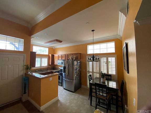 4th image of 15142 Rayen St