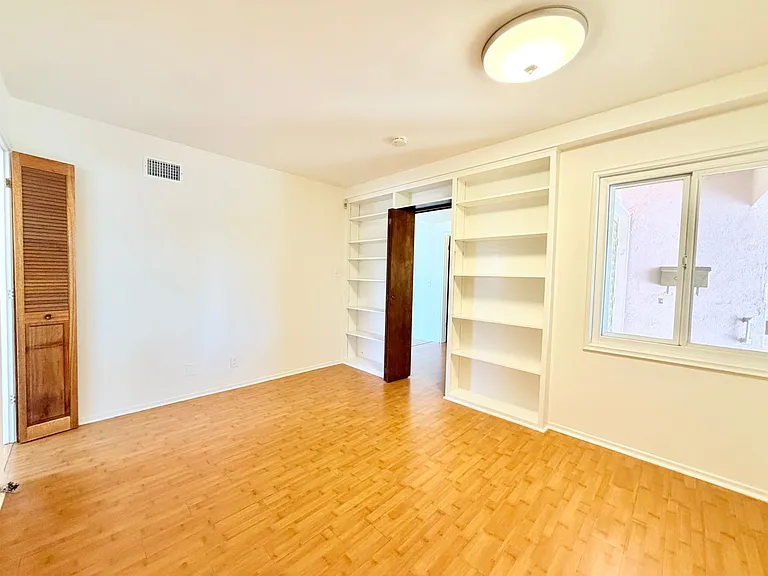 15310 Talbot Dr — Photo 7