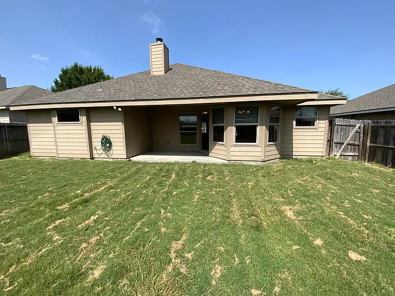 5705 Alexandria Dr — Photo 17