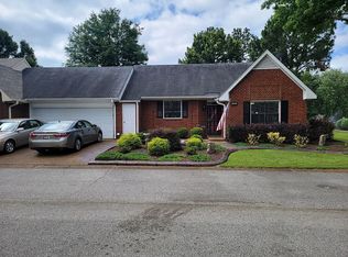 1064 Hunters Lake Dr, Cordova, TN 38018