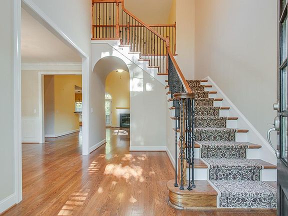4th image of 7162 Chessington Dr