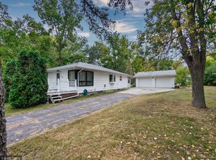 150 N 10th St, Bird Island, MN 55310