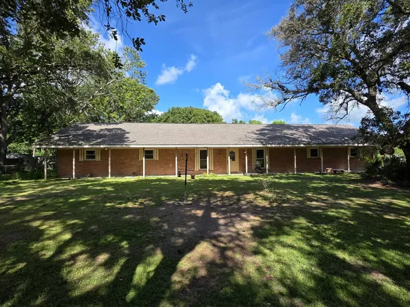 1746 Orchid Ln, Winnie, TX 77665