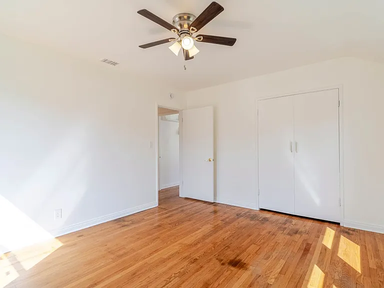 13057 Gladstone Ave — Photo 18