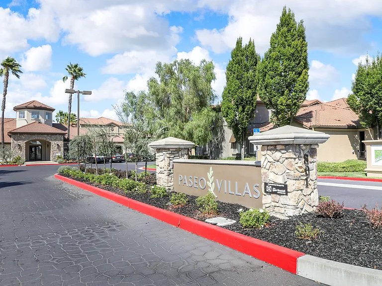 Paseo Villas — Photo 9