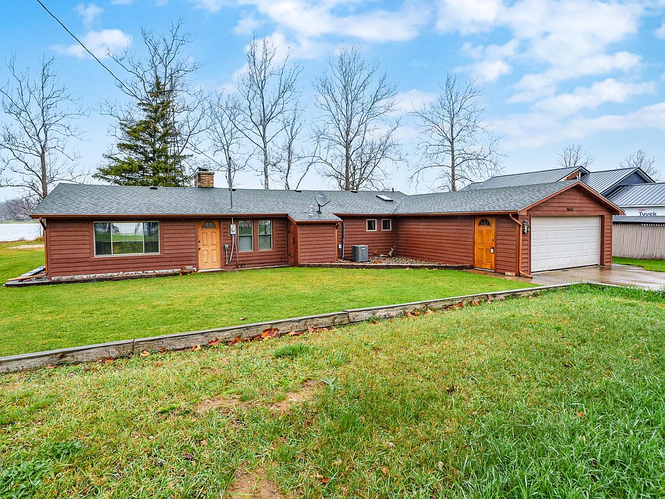 1st image of 46652 Woodland Dr