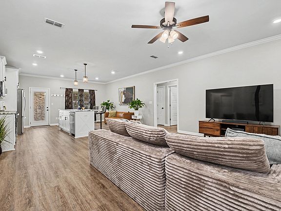 4th image of 123 Stonebriar Dr