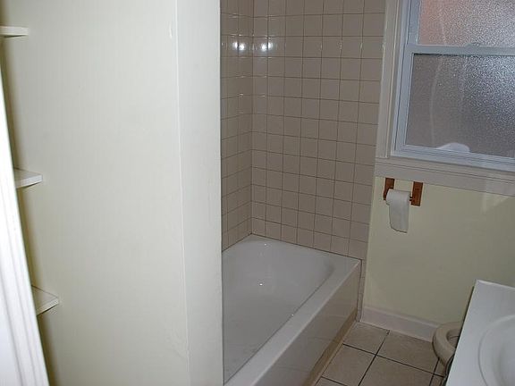 3rd image of 814 W 76th St #1
