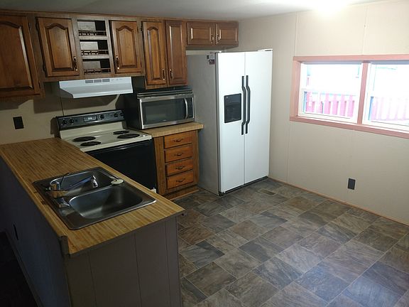 4th image of 1667 Woodward Ave