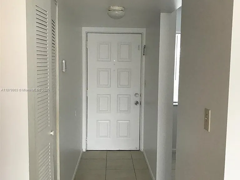 8610 N Sherman Cir — Photo 5