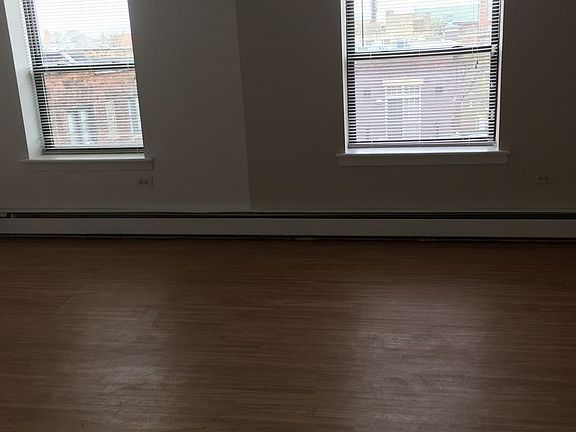 2nd image of 1528 W Morse Ave APT 609