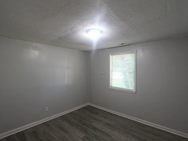 1433 Rayfield Dr — Photo 10