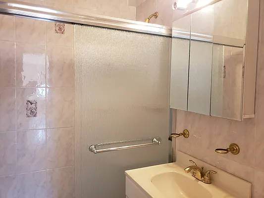 Rented by Winzone Realty Inc | media 38