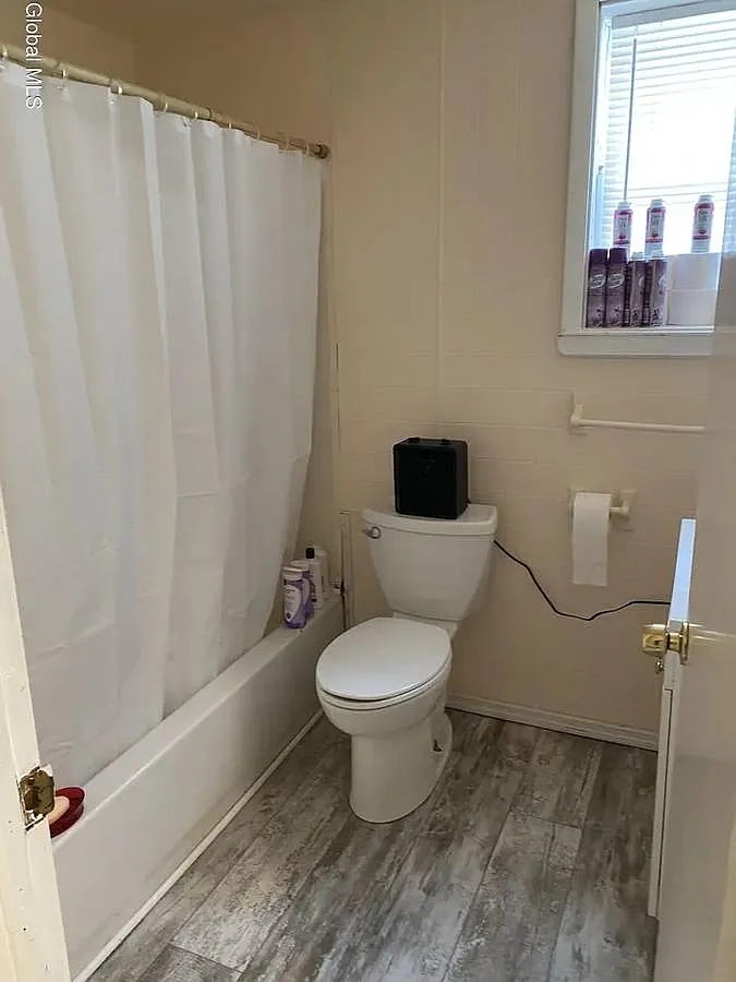 3 bed, $1,600 — Photo 4