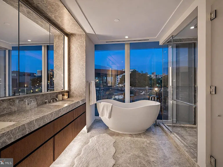 601 Wharf St SW #305 — Photo 16