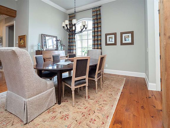 4th image of 415 Saint Ives Dr