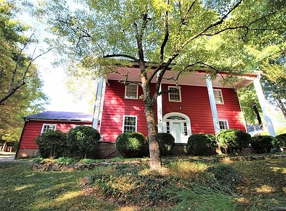 3rd image of 646 W Park Dr