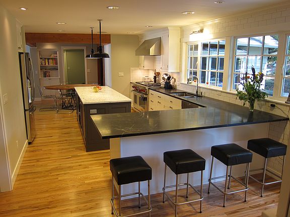 4th image of 7 Bridlewood Cir
