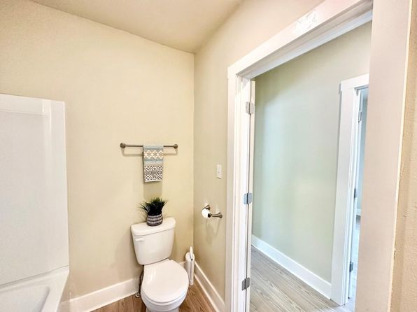 cedar-rapids-iowa-2055682336 picture