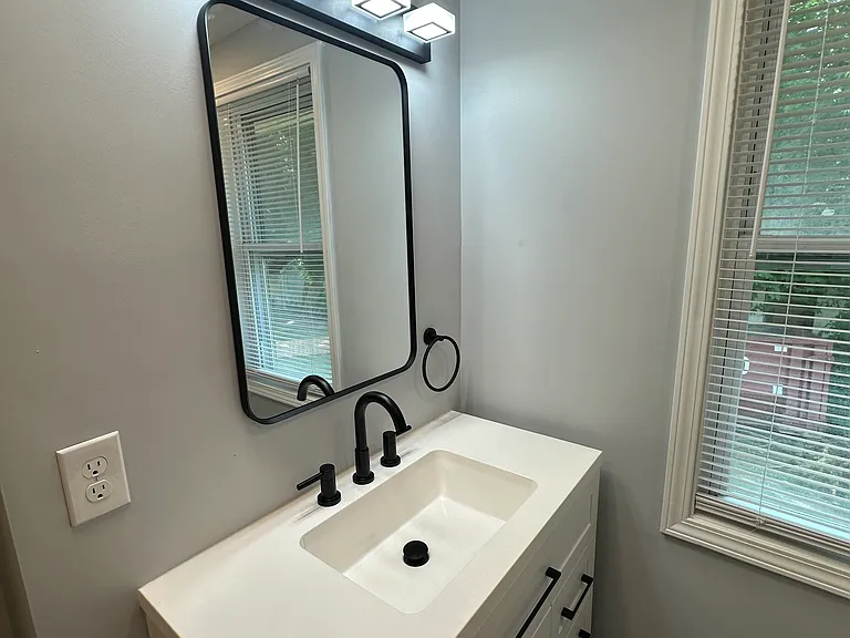 309 Oak St — Photo 13