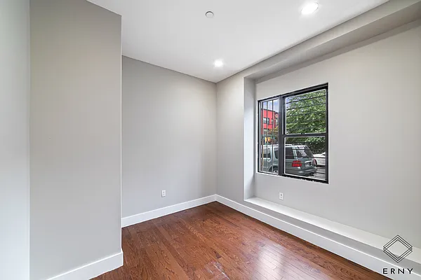 Rented by ERNY LLC | media 17