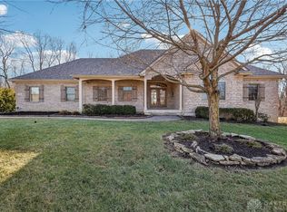 906 El Kenna Ct, Dayton, OH 45458