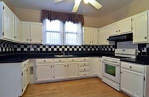 3rd image of 5034 Jarvis Ave