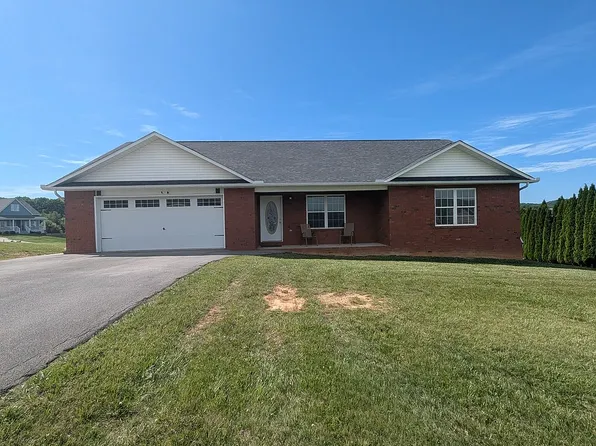 150 Golf View Blvd, Dandridge, TN 37725