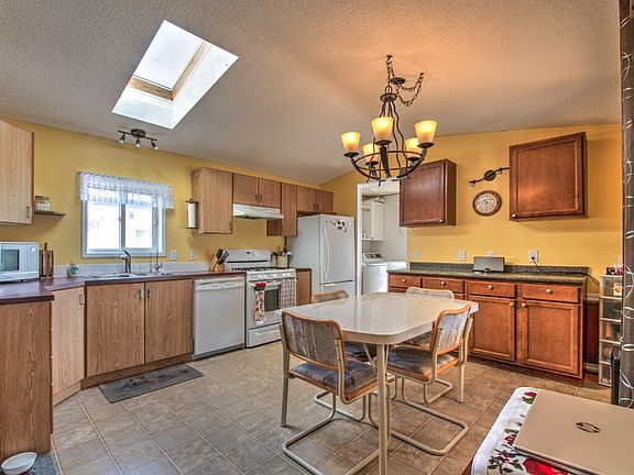 4th image of 12560 Westside Rd #3