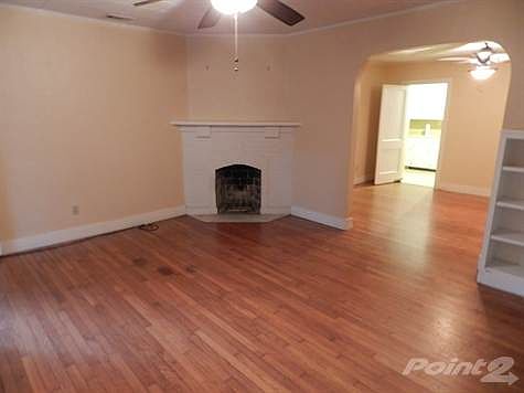 3rd image of 1100 E Bobe St