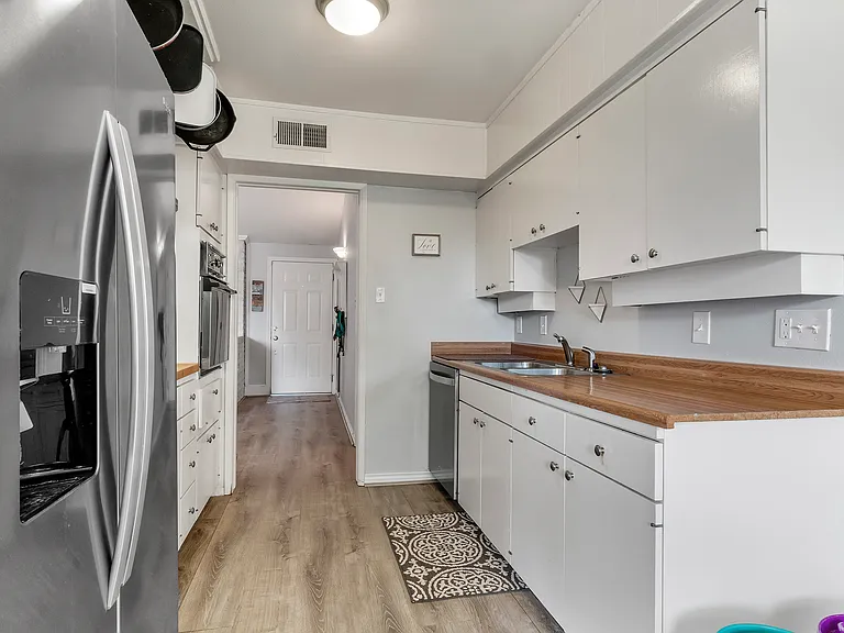 1511 Meadow View Dr — Photo 12