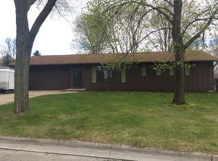 2937 Ferndale Dr, Green Bay, WI 54313