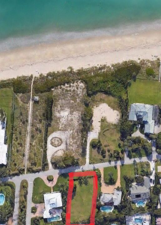 2nd image of 835 Reef Rd