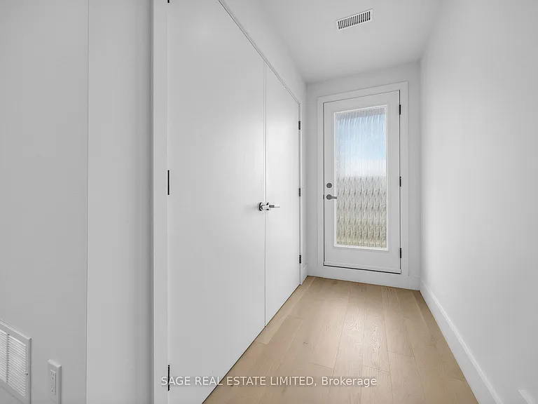909 Castlefield Ave #2 — Photo 17