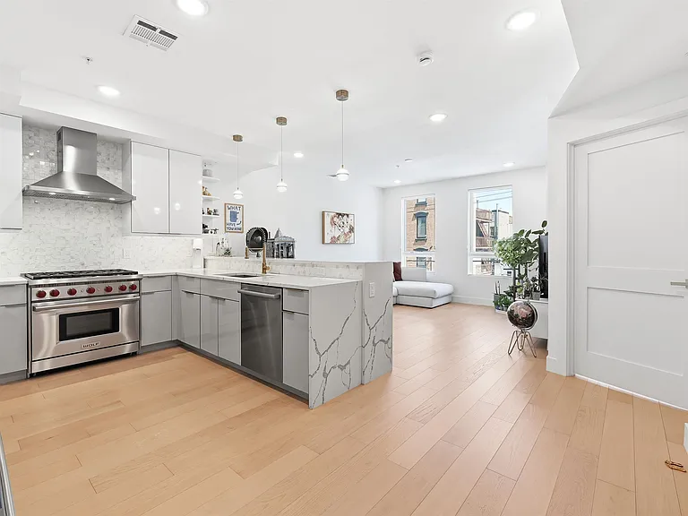206 Jefferson St #3 — Photo 2