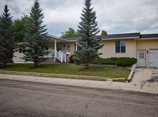 939 Park Dr, Sheridan, WY 82801