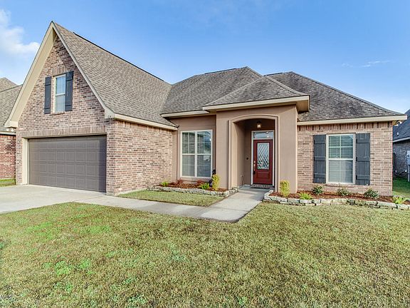 2nd image of 104 Quiet Bluff Dr