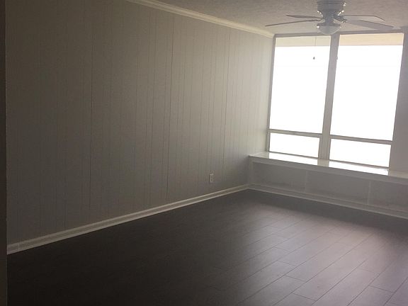 2nd image of 4302 Ocean Dr APT 76