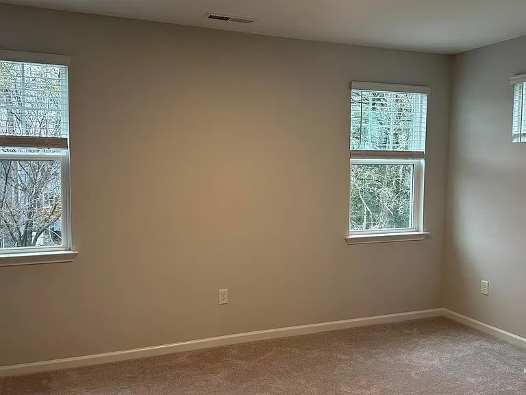 1078 Manorhaven Dr — Photo 13