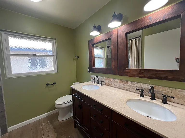 2424 Cedar St — Photo 14