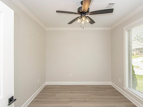 4th image of 303 Kanis Ridge Dr