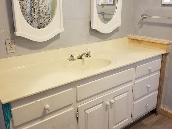 5th image of 4225 Willowview Ave