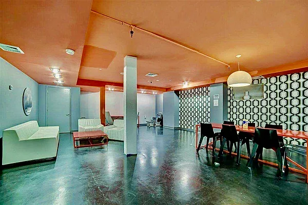 Sold by Compass | media 22