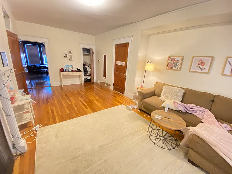 1642 Commonwealth Ave — Photo 4