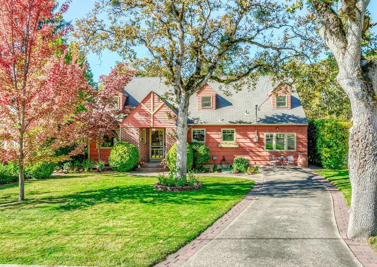 26 Richmond Ave photo 1