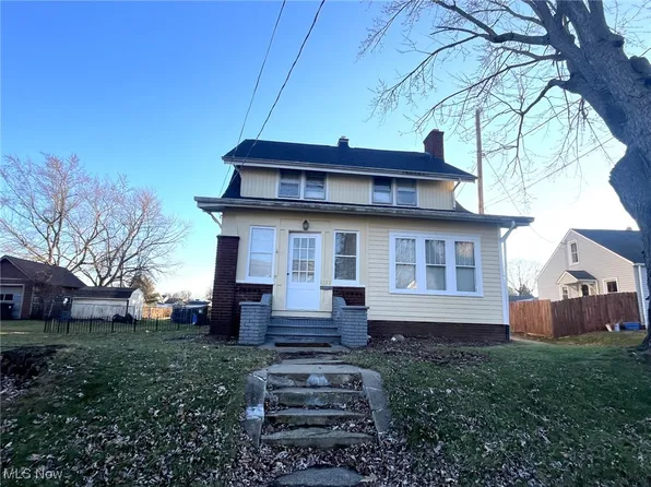 1332 21st St NW, Canton, OH 44709