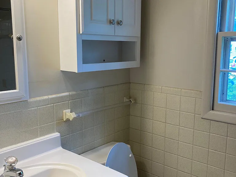 302 Kenwood Ave #1 — Photo 5