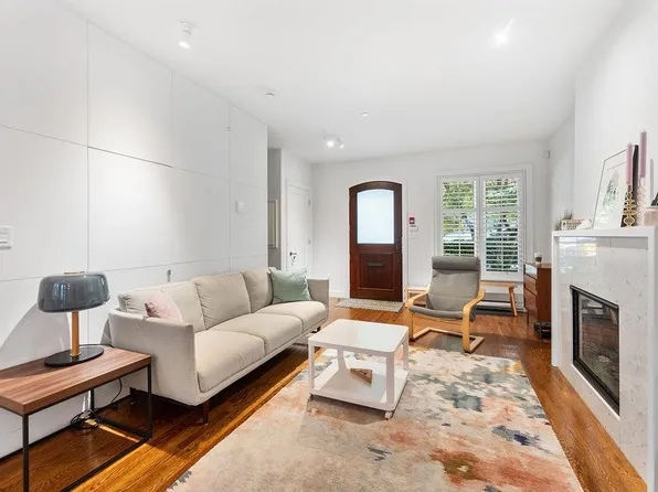 3025 Birch St, Vancouver, BC V6H 2T8